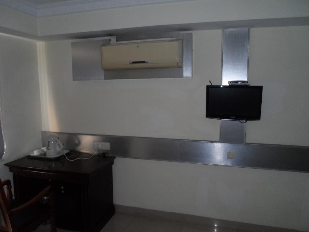 OYO 4520 Hotel Central Park Haiderabad Buitenkant foto