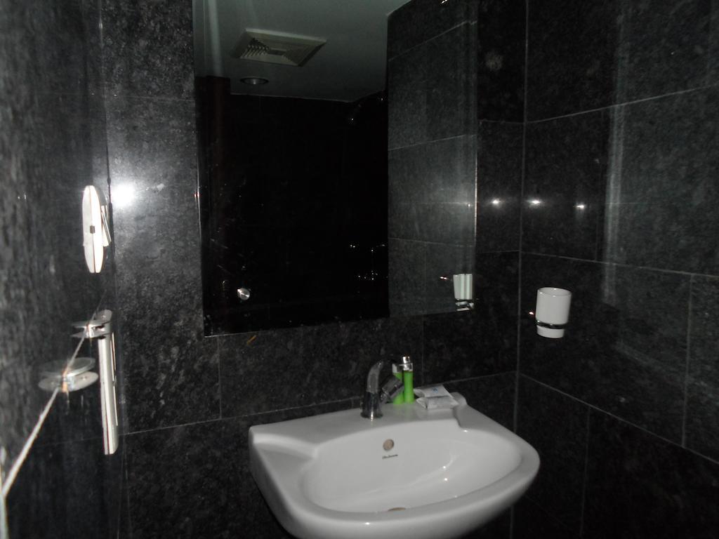 OYO 4520 Hotel Central Park Haiderabad Buitenkant foto